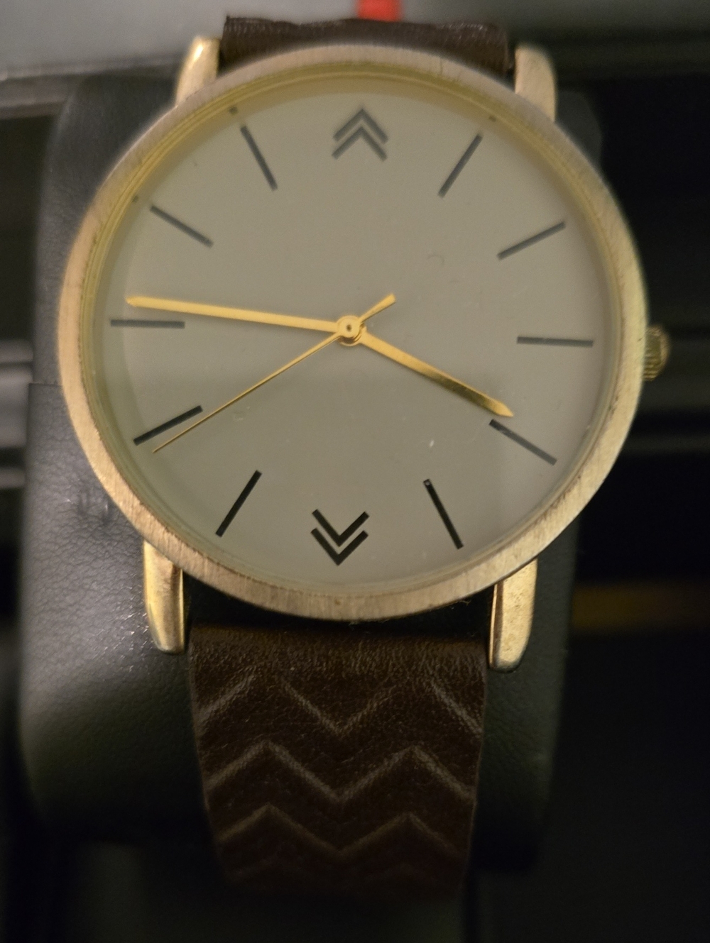 Classic Minimalist Men's Gold Case Watch with Brown Leather Strap
